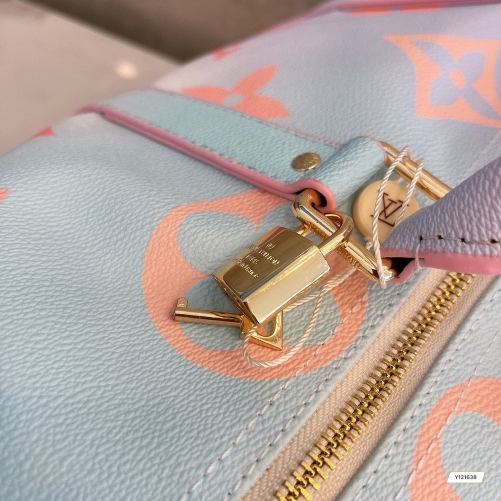 Luxury style Keepall Duffle - Picture 8 of 16